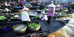 Travel in Vietnam – Caibe floating market in Mekong delta Travel in Vietnam
