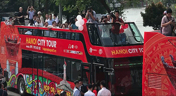 Bus à deux étages hop on hop off à Hanoi