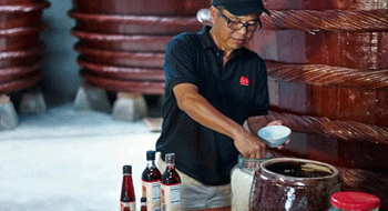 Cuong Pham, the writer of Vietnamese fish sauce in the United States Vietnamese fish sauce