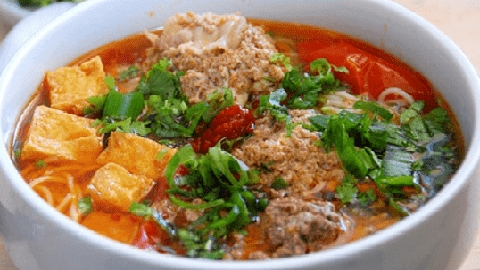 Cuisine de rue de Hanoi selon le Figaro