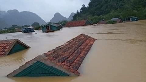 Inondation au centre du Vietnam s’engrave avec l’arrivée du 9ème typhon Molave