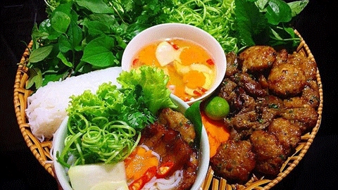 Bun Cha Vietnam dans le livre honorant la cuisine du monde